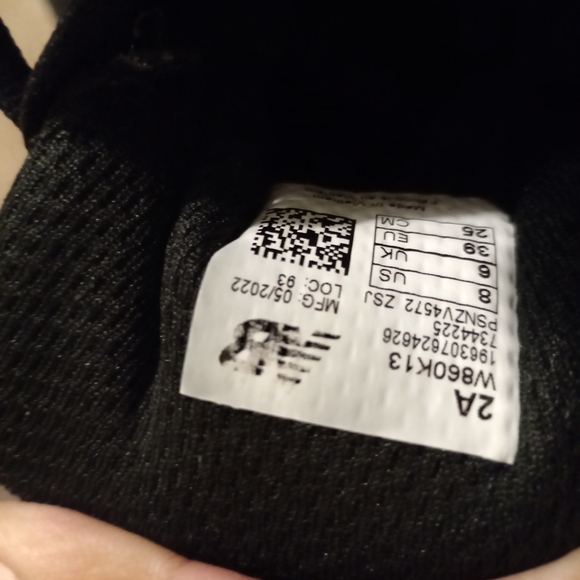 New Balance Black and White Running Shoes - Picture 14 of 14